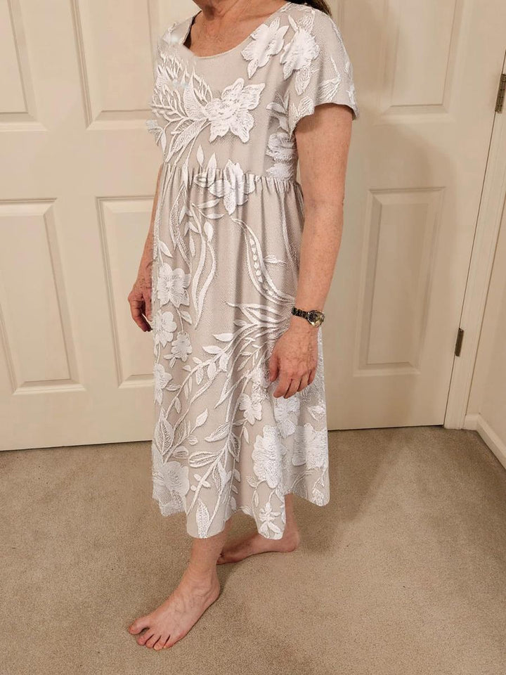 Delilah™  Classic Midi Dress